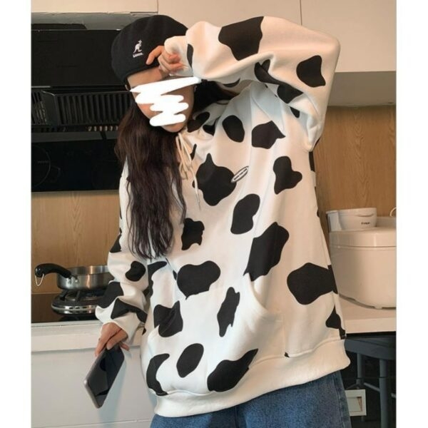 Kawaii bluza z kapturem z nadrukiem krowy mlecznej Śliczne kawaii