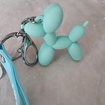 Söt ballonghund nyckelring
