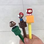 Neutralny długopis z kreskówkowym Mario