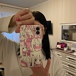 かわいいアニメのピンクの女の子 iPhone ケース