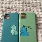 かわいい漫画の恐竜のカップル iPhone ケース