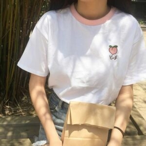 Camisetas bordadas com frutas doces estilo universitário kawaii