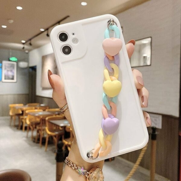 Coque et skin adhésive iPhone avec chaîne de poignet en forme de cœur arc-en-ciel Coeur kawaii