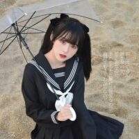 Japanisches schwarzes Anzug-Set mit Matrosenbluse und Faltenrock Japanisches Kawaii