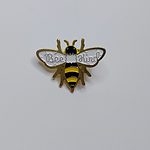 Значок с милыми пчелами