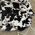 Kawaii luźna pluszowa bluza z kapturem z nadrukiem krowy