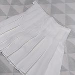 かわいい白いプリーツ スカート