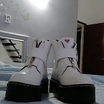 Боевые ботинки с пряжкой в форме сердца в стиле каваи