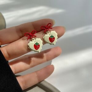 Jolies boucles d'oreilles à tige en forme de fraise Cerise kawaii