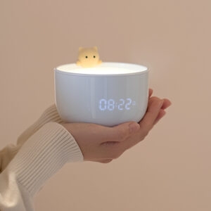 Lindo LED Teacup Cat luz del reloj de alarma
