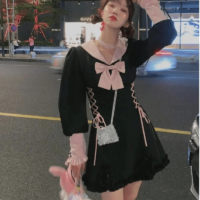 Robe noire en dentelle Lolita avec nœud papillon Lolita kawaii