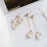 Kleine Gänseblümchen-Ohrringe Gänseblümchen-Blume kawaii