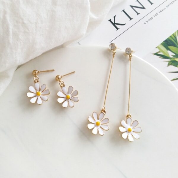 Kleine Gänseblümchen-Ohrringe Gänseblümchen-Blume kawaii