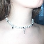 Белое ожерелье с искусственным жемчугом неправильной формы
