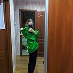 Obszerna bluza z kapturem z zielonym dinozaurem i płetwą 3D na plecach