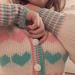 Krótki sweterek z dzianiny Kawaii, dwukolorowe serce