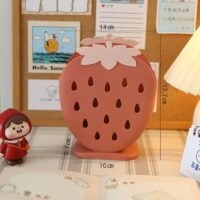 Porte-stylo à grille divisée en fraises Kawaii Etagère de bureau kawaii