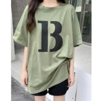 T-shirt morbida Kawaii con scritta B per ragazza Lettering kawaii