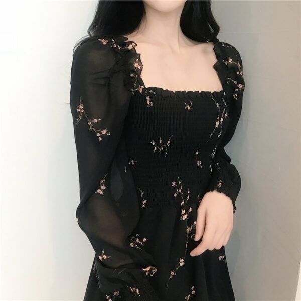Szyfonowa sukienka z długimi bufiastymi rękawami w czarne kwiaty Koreańskie stylowe kawaii