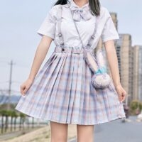 日本の女子高生サスペンダースカートコスプレかわいい