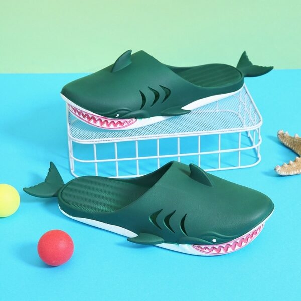 Sandale à glissière de requin de dessin animé Pantoufles de dessin animé kawaii