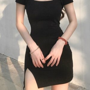 Mini vestido gargantilha punk com divisão lateral kawaii gótico