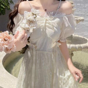 かわいいロリータスタイルのパフスリーブプリンセスドレス妖精のドレスかわいい
