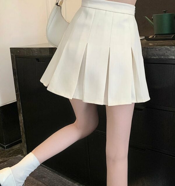 تنورة قصيرة قصيرة ذات ثنيات مثيرة على الموضة الكورية ارتفاع الخصر كاواي