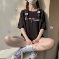 Japanisches süßes T-Shirt mit 3D-Buchstabendruck Japanisches Kawaii