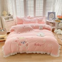 かわいい漫画のイチゴウサギの刺繍布団カバーセット寝具セットかわいい