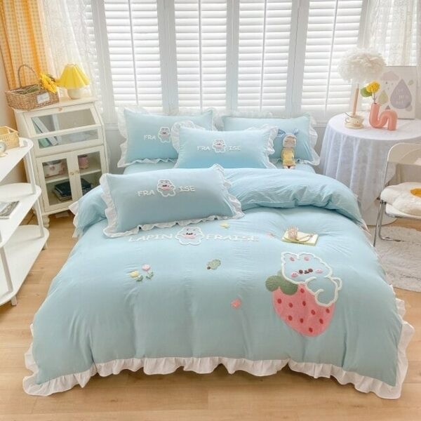 かわいい漫画のイチゴウサギの刺繍布団カバーセット寝具セットかわいい