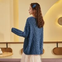 Suéter suelto con diseño torcido de chica de moda otoño kawaii