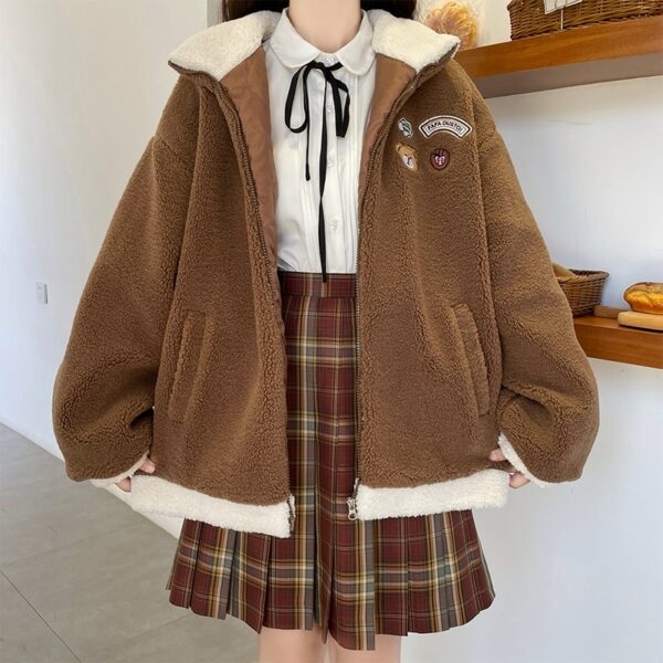 日本の森ガールスタイルの配色コートとクマのショルダーバッグオールマッチカワイイ