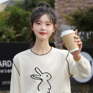 패션 가짜 투피스 만화 토끼 자수 스웨터 가을 카와이