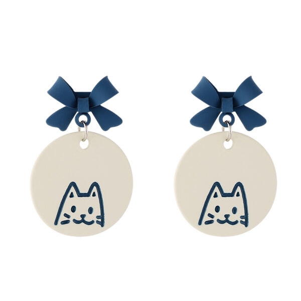 Illustration de chaton mignon boucles d'oreilles de couleur contrastante 5