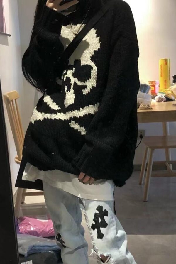 Svart Skull Print Hollow Out Knit Sweater Stickad tröja kawaii