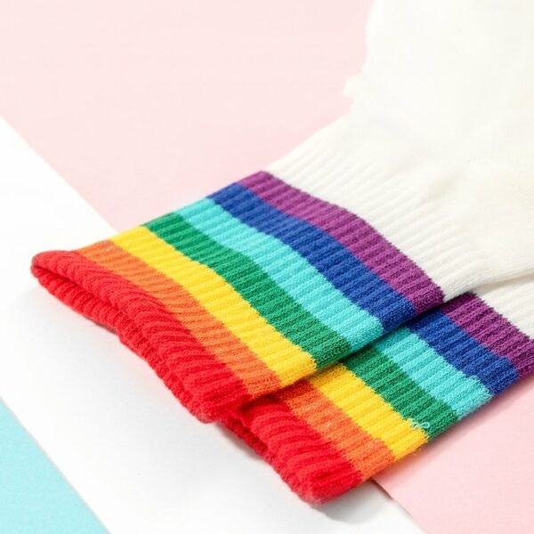 جوارب مخططة بألوان قوس قزح حلوة قوس قزح كاواي