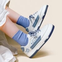 Weiche Mädchen-Süße Bären-Sneaker im koreanischen Stil Bär kawaii