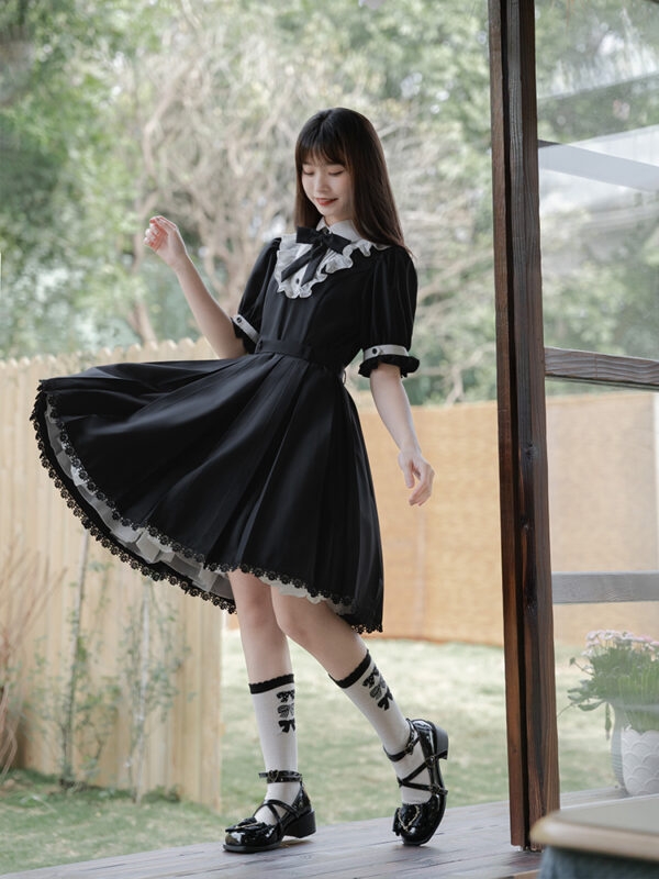Sommerliches schwarzes Lolita-Kleid mit kurzen Ärmeln 2
