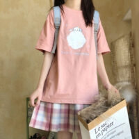 日本の原宿スタイルのピンクの漫画 T シャツ漫画かわいい