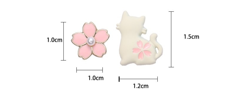 Semplici orecchini a forma di fiore di gatto