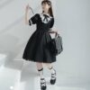 Sommerliches schwarzes Lolita-Kleid mit kurzen Ärmeln