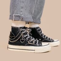 Scarpe di tela alte nere stile punk scarpe da ginnastica nere kawaii