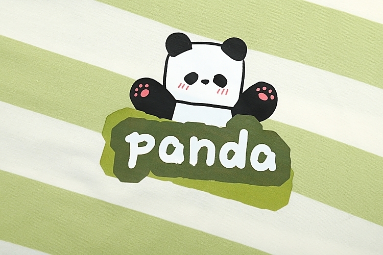 Übergroßes T-Shirt mit süßem Kawaii-Panda-Print