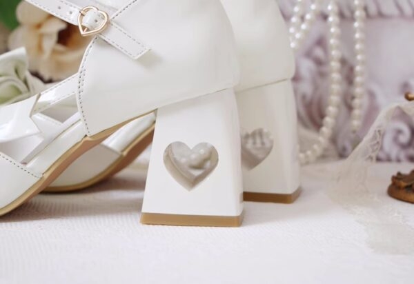 Słodkie sandały Lolita na wysokim obcasie w kształcie serca Kawaii serca