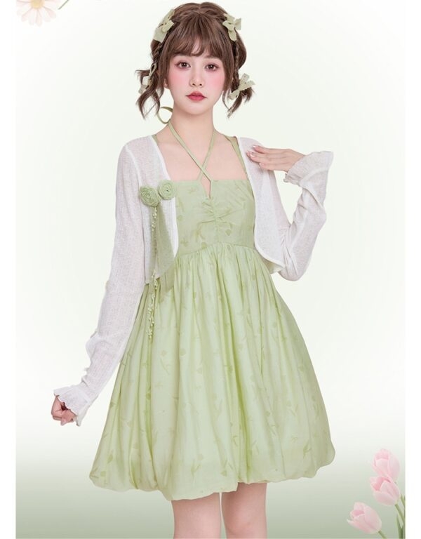 Süßes, grünes, rückenfreies Sling-Kleid mit Schleifenknoten Rückenfreies Kawaii