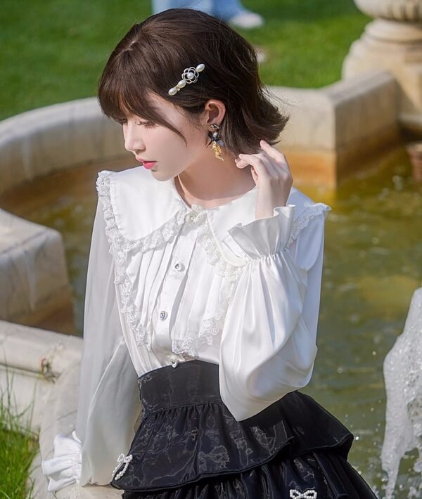 Chemise blanche à coutures en dentelle de style doux automne kawaii