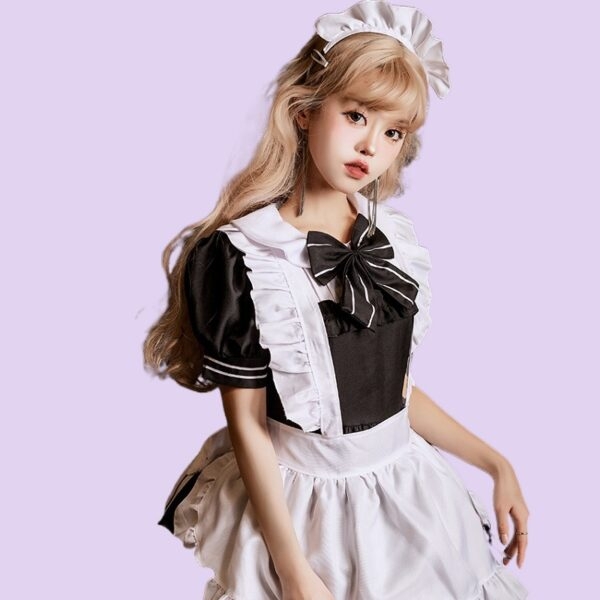 Traje de sirvienta lolita clásica japonesa en blanco y negro cosplay kawaii