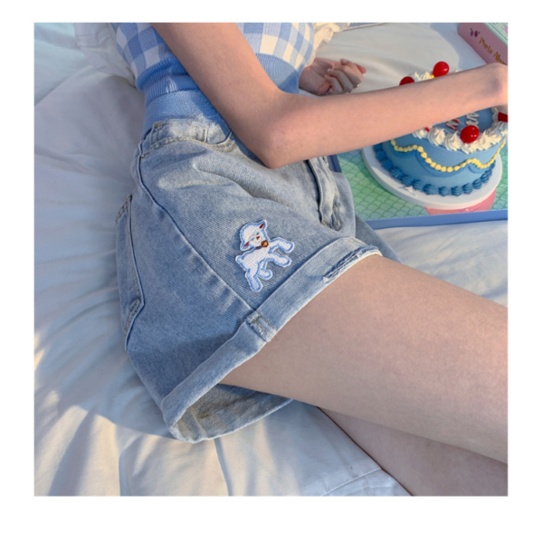 Mjuk flickstil tecknade lammbroderade jeansshorts A-Line kawaii