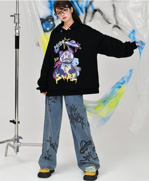 بنطال جينز عالي الخصر بطباعة جرافيتي على شكل رسوم متحركة على طراز سويت ستايل الدب كاواي